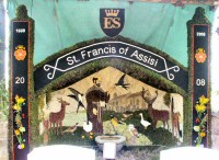 Old Pump Well Dressing