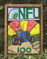 No.2 Well Dressing