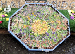 Sunshine Nursery Well Dressing